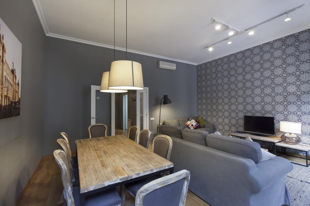 Short Stay Group Paseo De Gracia Serviced Apartments Barcelona Bagian luar foto