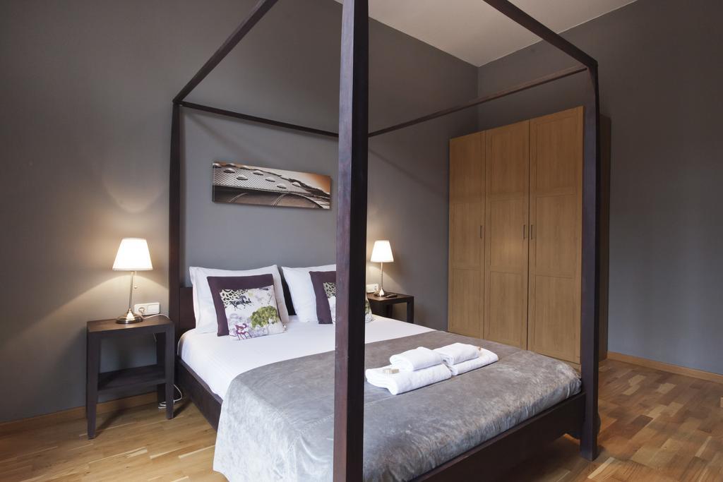 Short Stay Group Paseo De Gracia Serviced Apartments Barcelona Bagian luar foto