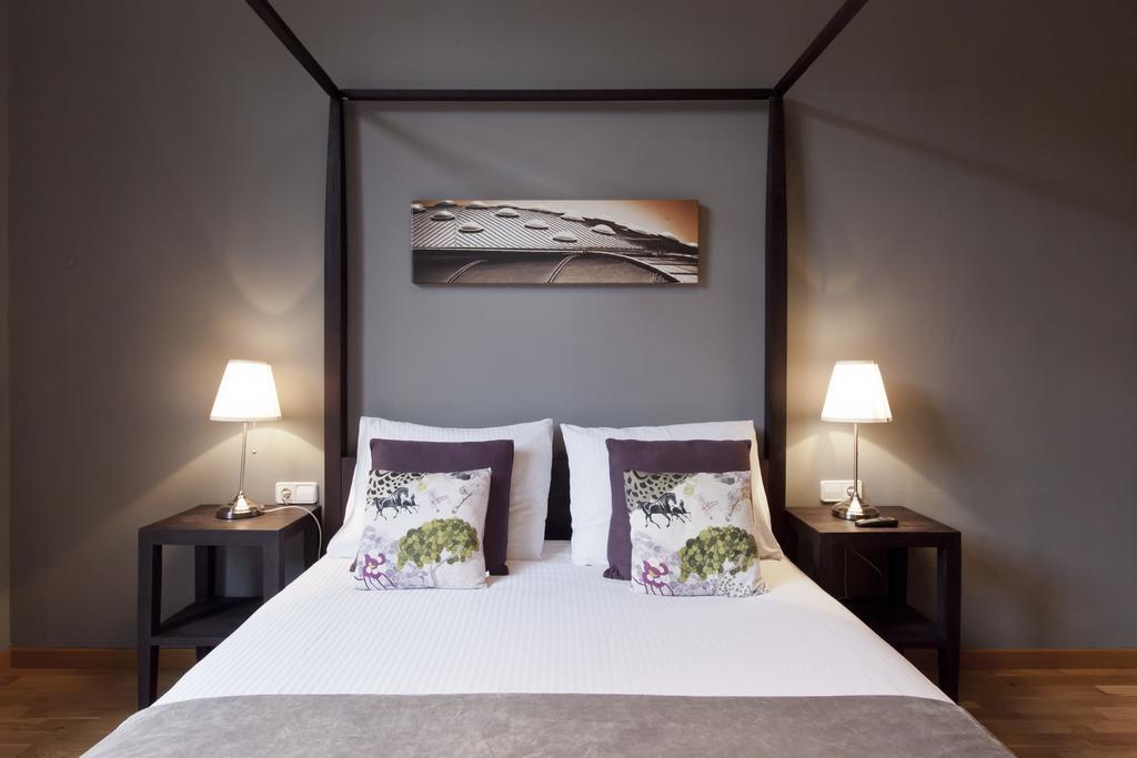 Short Stay Group Paseo De Gracia Serviced Apartments Barcelona Bagian luar foto