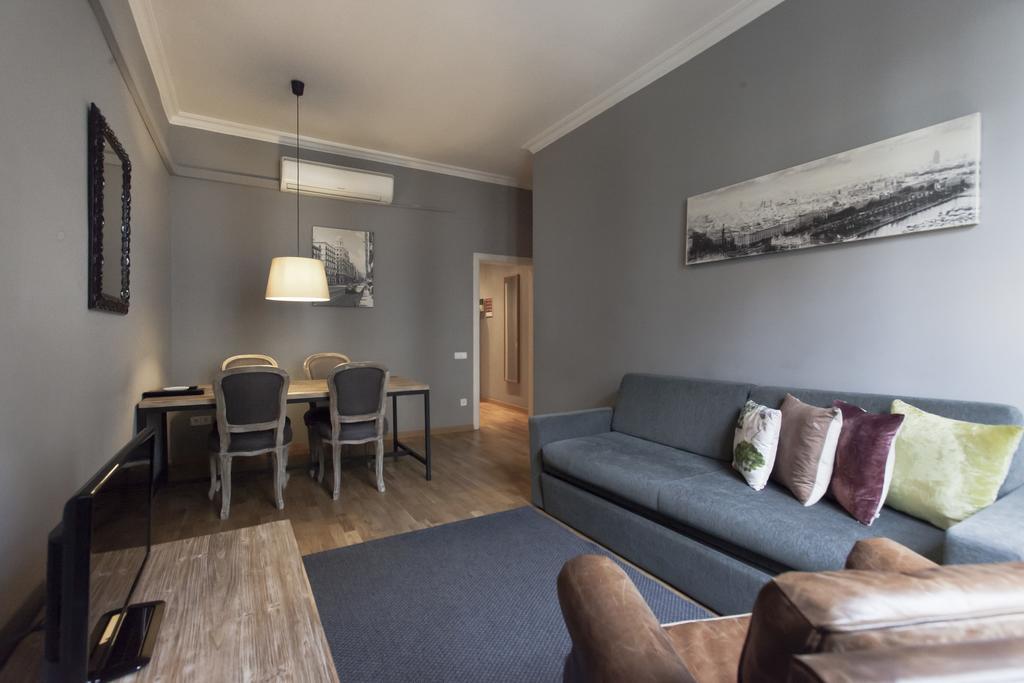 Short Stay Group Paseo De Gracia Serviced Apartments Barcelona Bagian luar foto