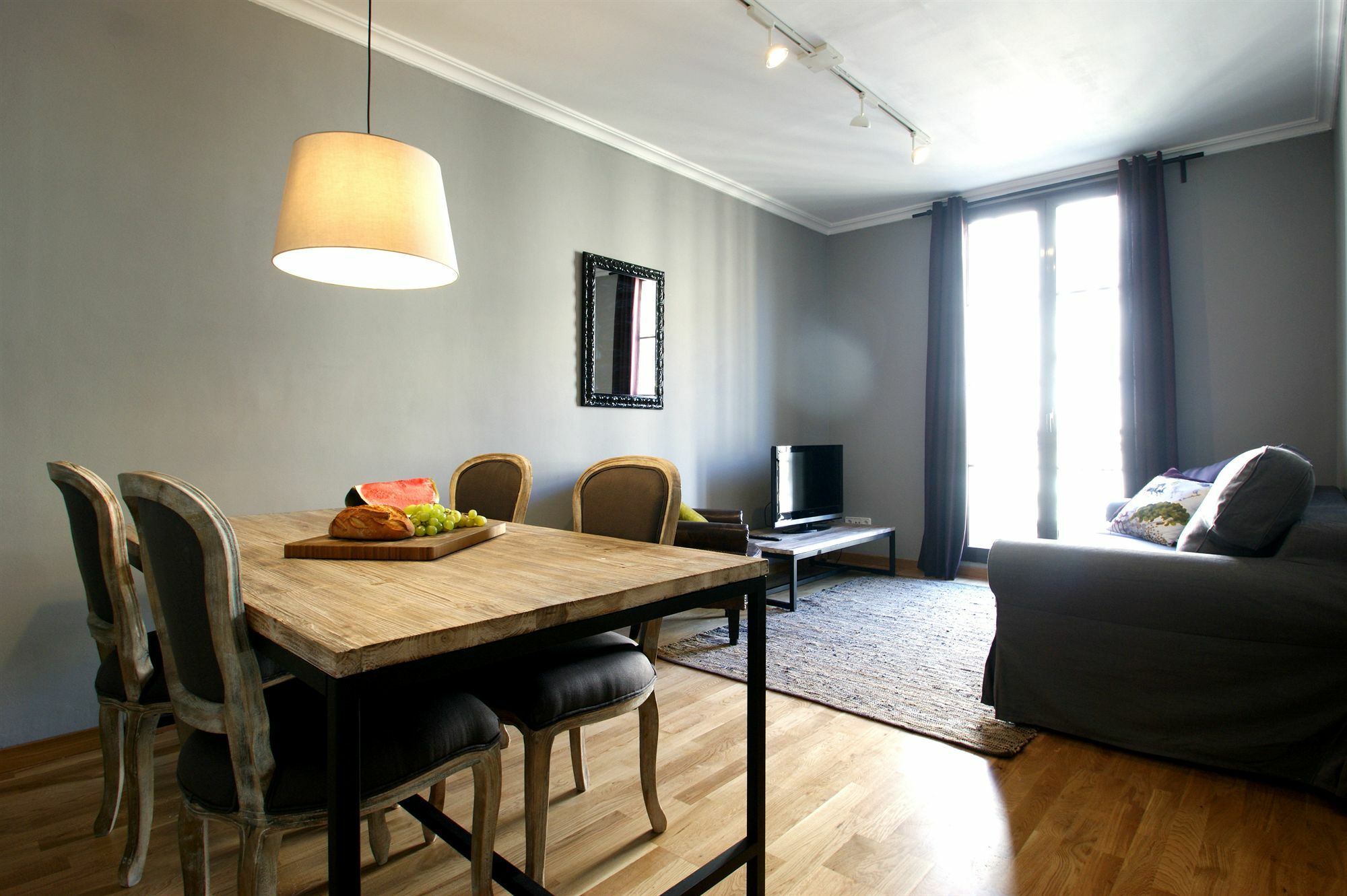 Short Stay Group Paseo De Gracia Serviced Apartments Barcelona Bagian luar foto