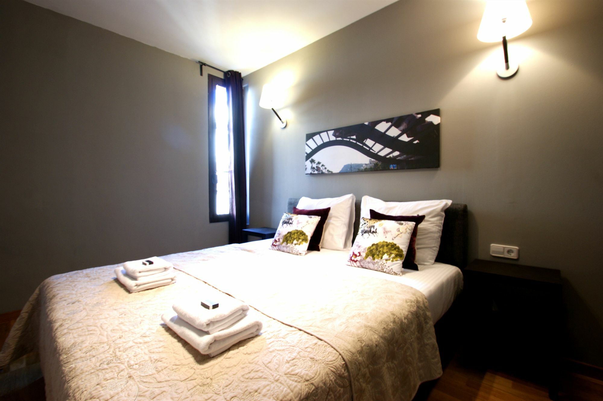 Short Stay Group Paseo De Gracia Serviced Apartments Barcelona Bagian luar foto