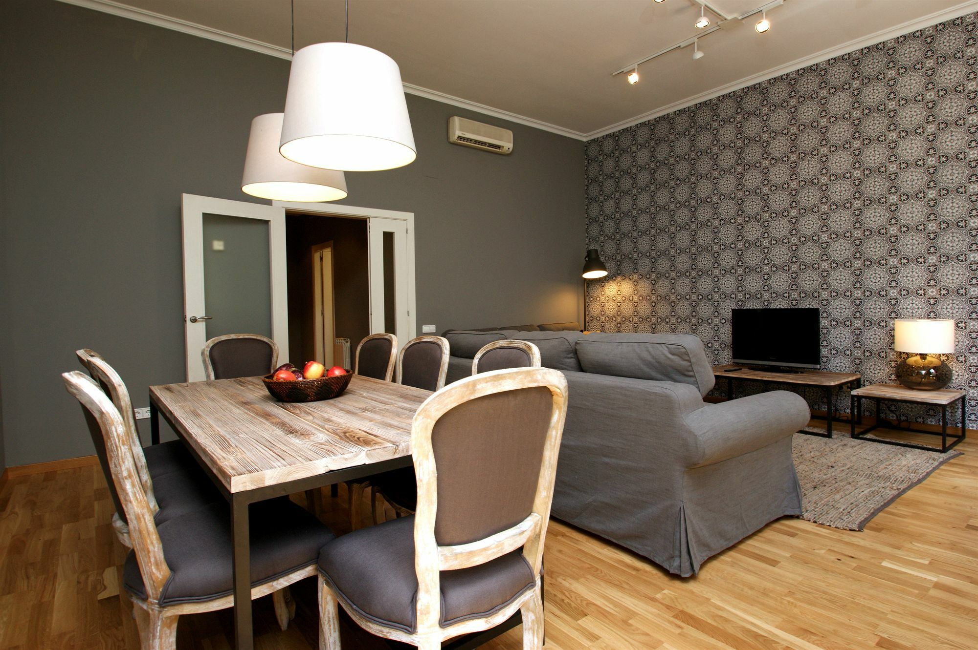 Short Stay Group Paseo De Gracia Serviced Apartments Barcelona Bagian luar foto