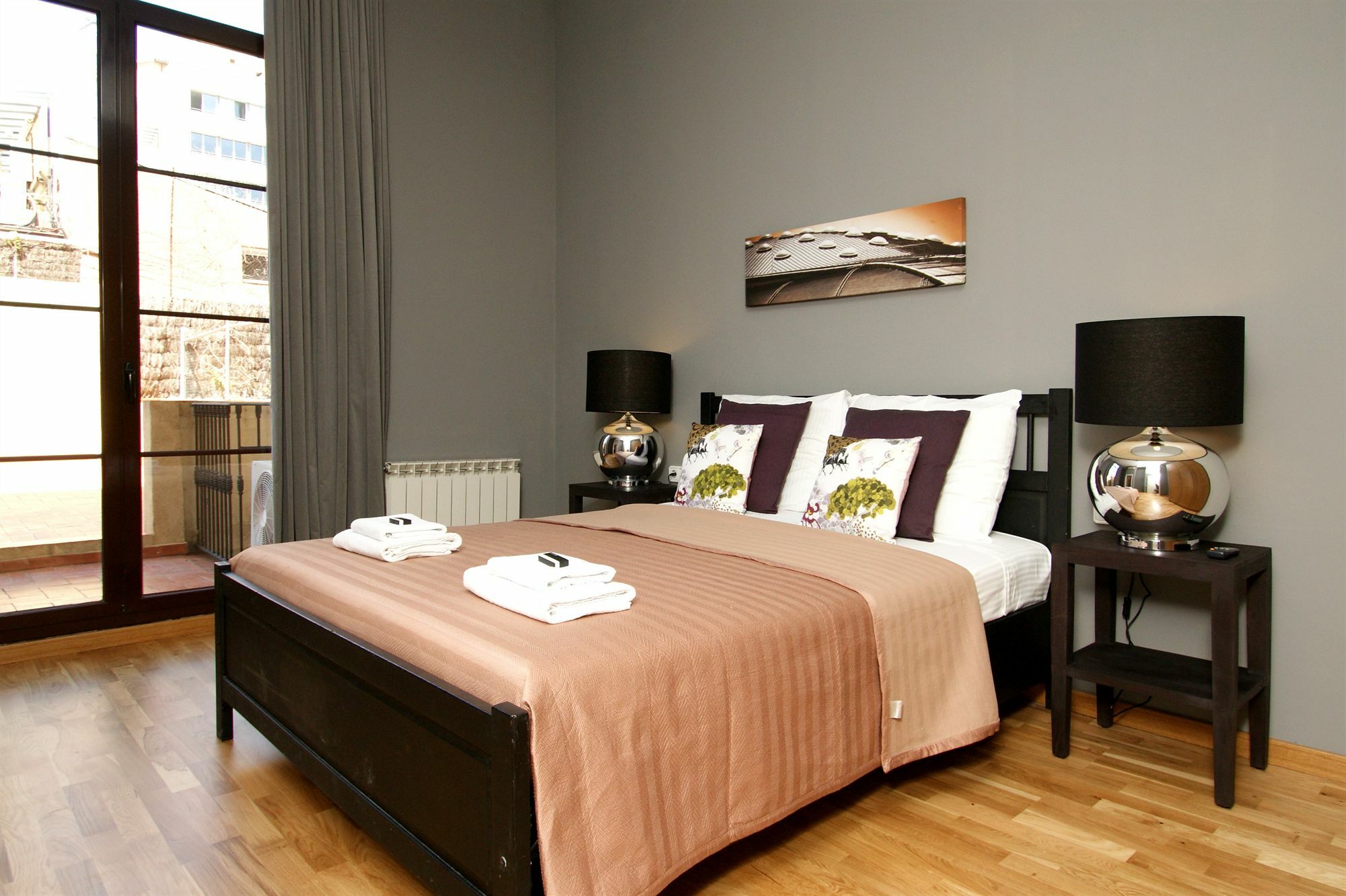 Short Stay Group Paseo De Gracia Serviced Apartments Barcelona Bagian luar foto