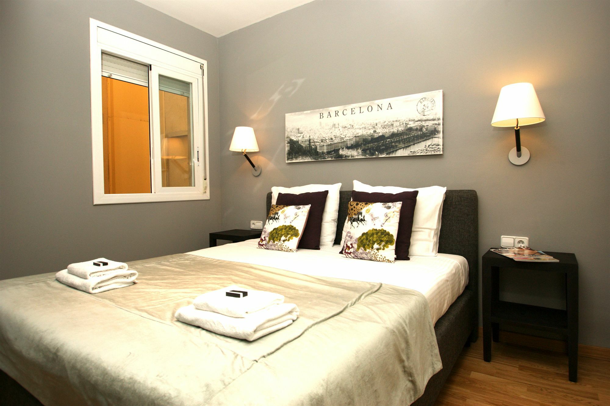 Short Stay Group Paseo De Gracia Serviced Apartments Barcelona Bagian luar foto